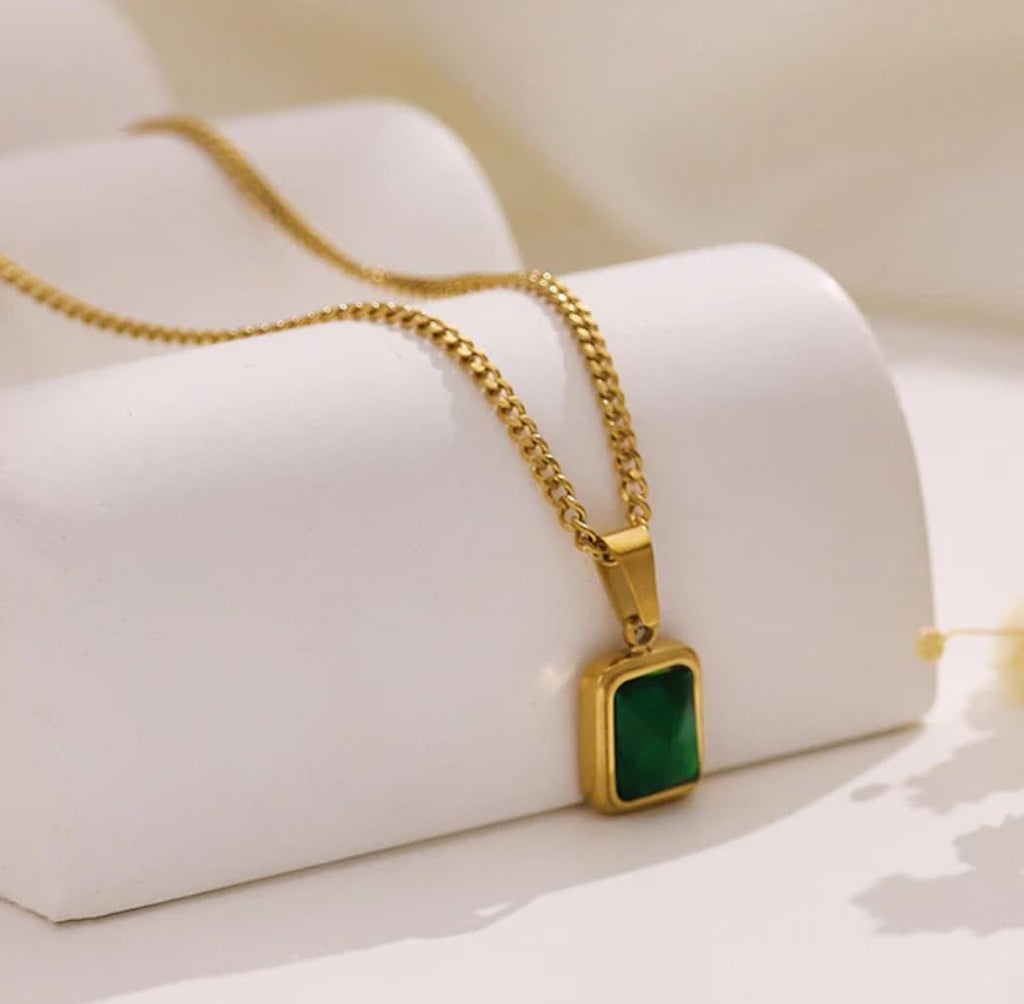 Gold Plated Emerald Green Stone Pendant Necklace