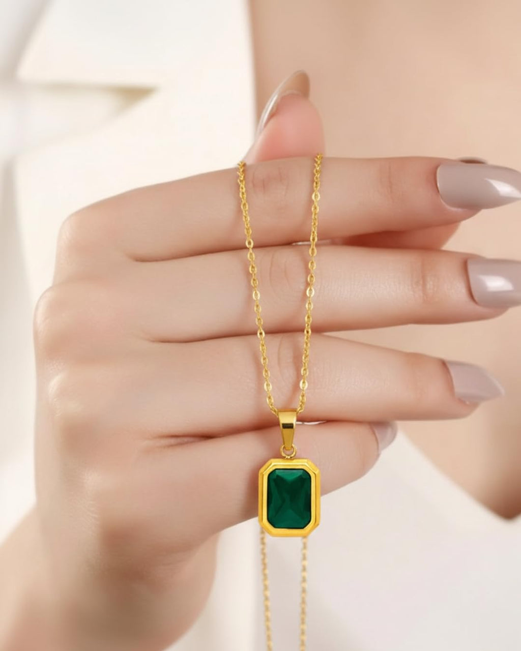Gold Plated Emerald Green Stone Pendant Necklace