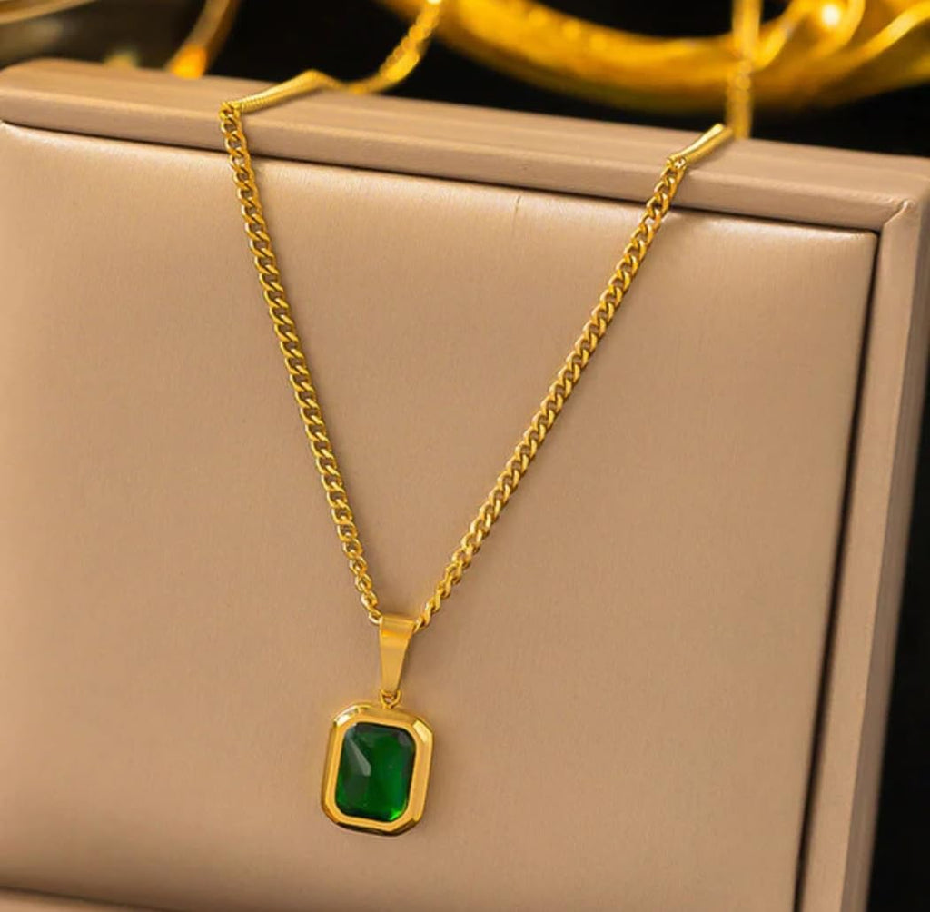 Gold Plated Emerald Green Stone Pendant Necklace