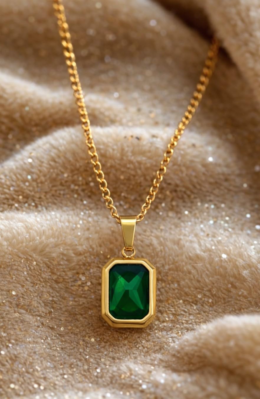 Gold Plated Emerald Green Stone Pendant Necklace