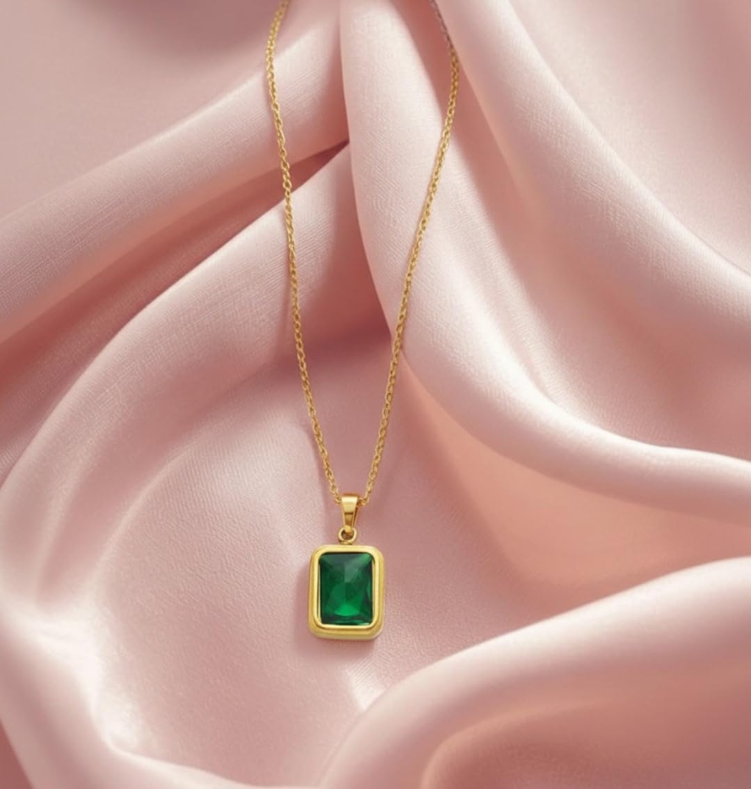 Gold Plated Emerald Green Stone Pendant Necklace