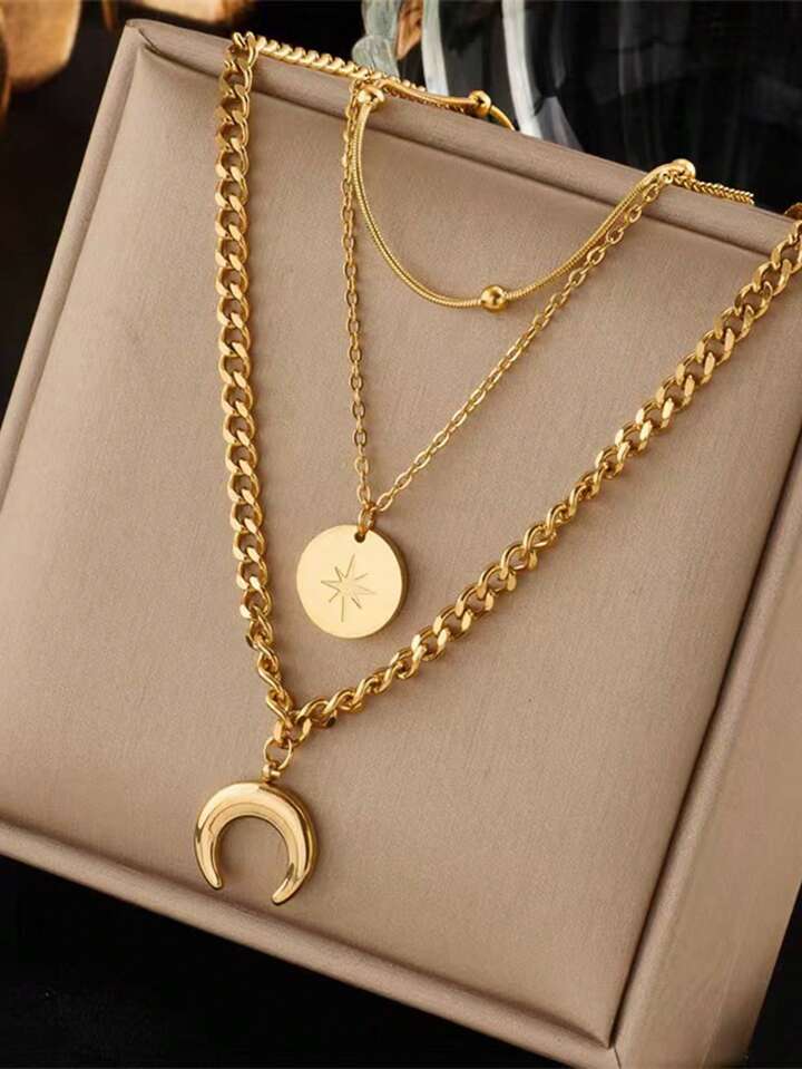 Multilayered stylish and beautiful necklace