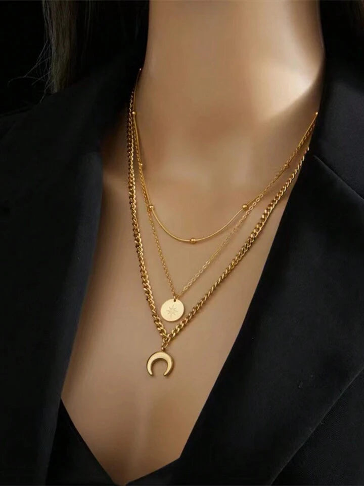 Multilayered stylish and beautiful necklace
