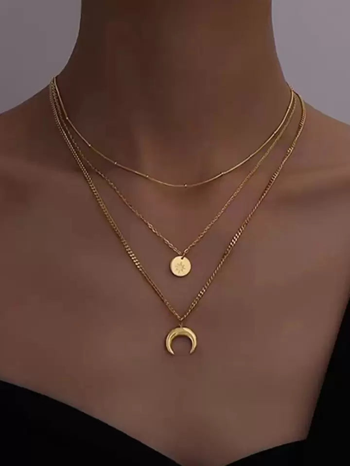 Multilayered stylish and beautiful necklace