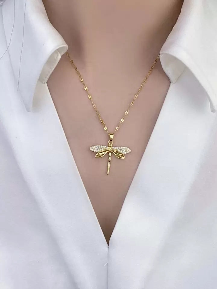 Beautiful Rhinestone Dragonfly Necklace – Gold Tone