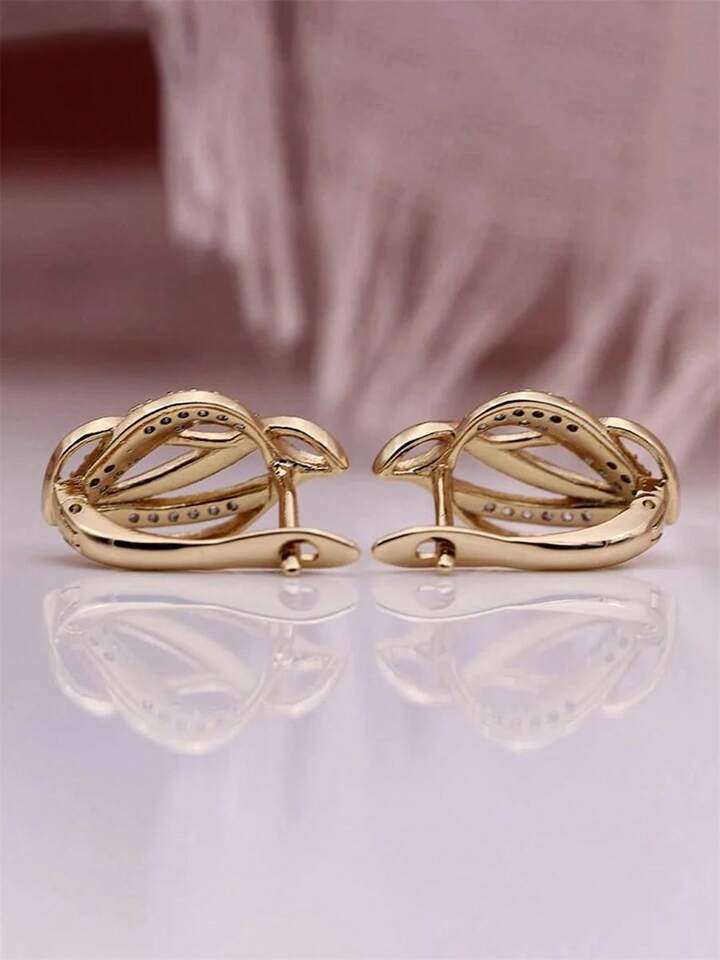 Cubic Zirconia Stud Earrings Beautiful & Dazzling