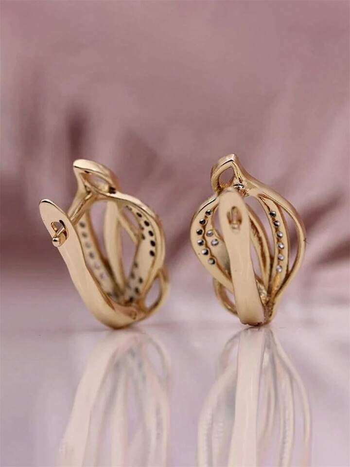 Cubic Zirconia Stud Earrings Beautiful & Dazzling