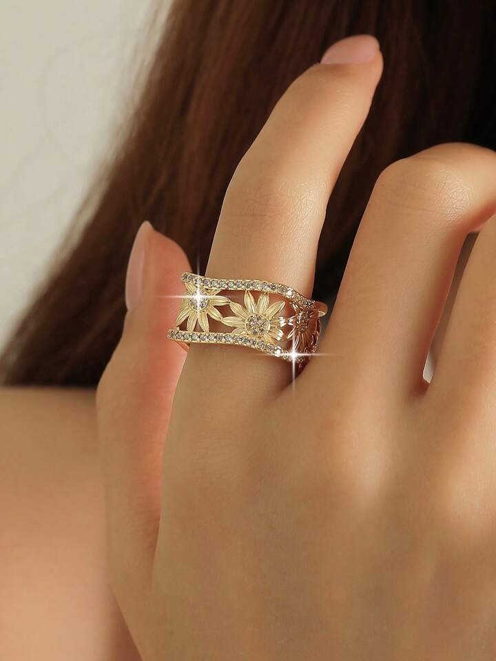 Vintage Flower Hollow-Out Wide Band Ring Cubic Zirconia