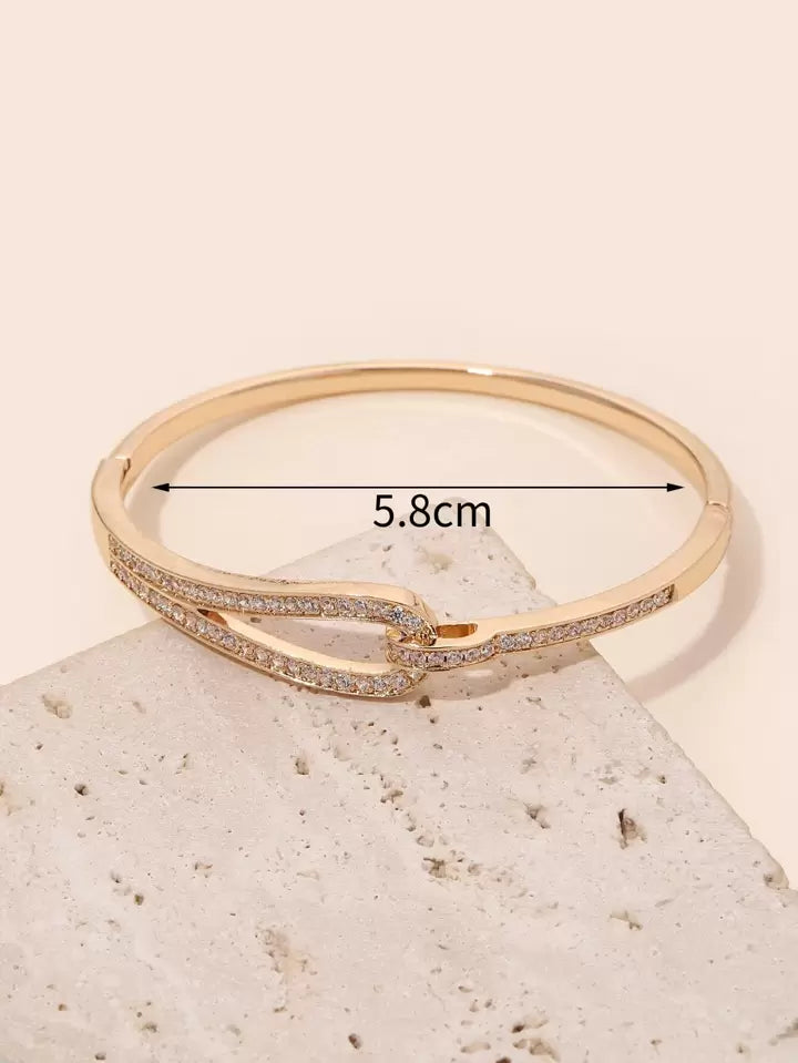 Zirconia Bracelet for Women – Elegant Gold Tone Fashion Jewelry